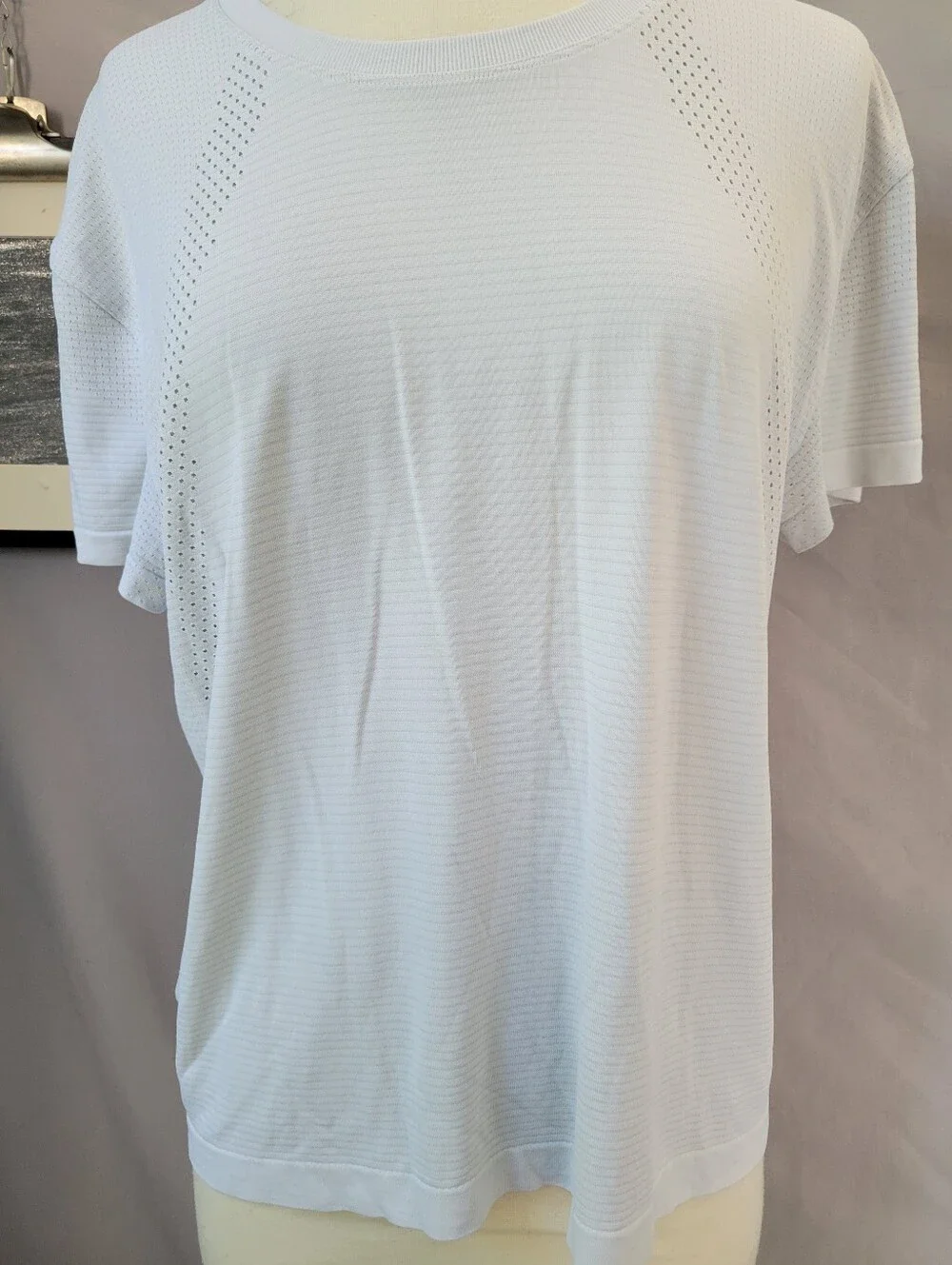 Lululemon Side Perforated Mesh Short Sleeve Crew Neck Tee Gray 12